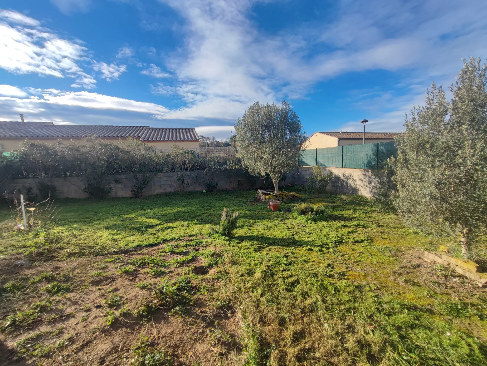 Villa de construction récente avec piscine à Roquecourbe-Minervois 