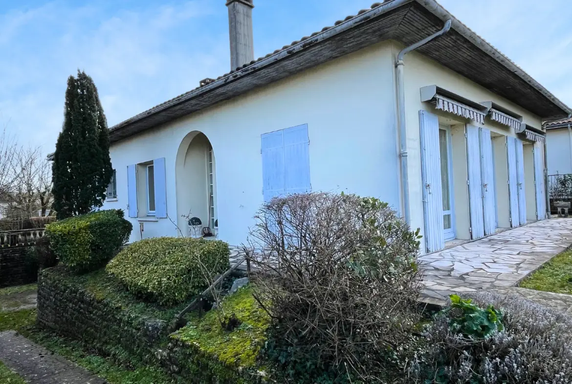 Charmante Maison des Années 60 à Cognac 