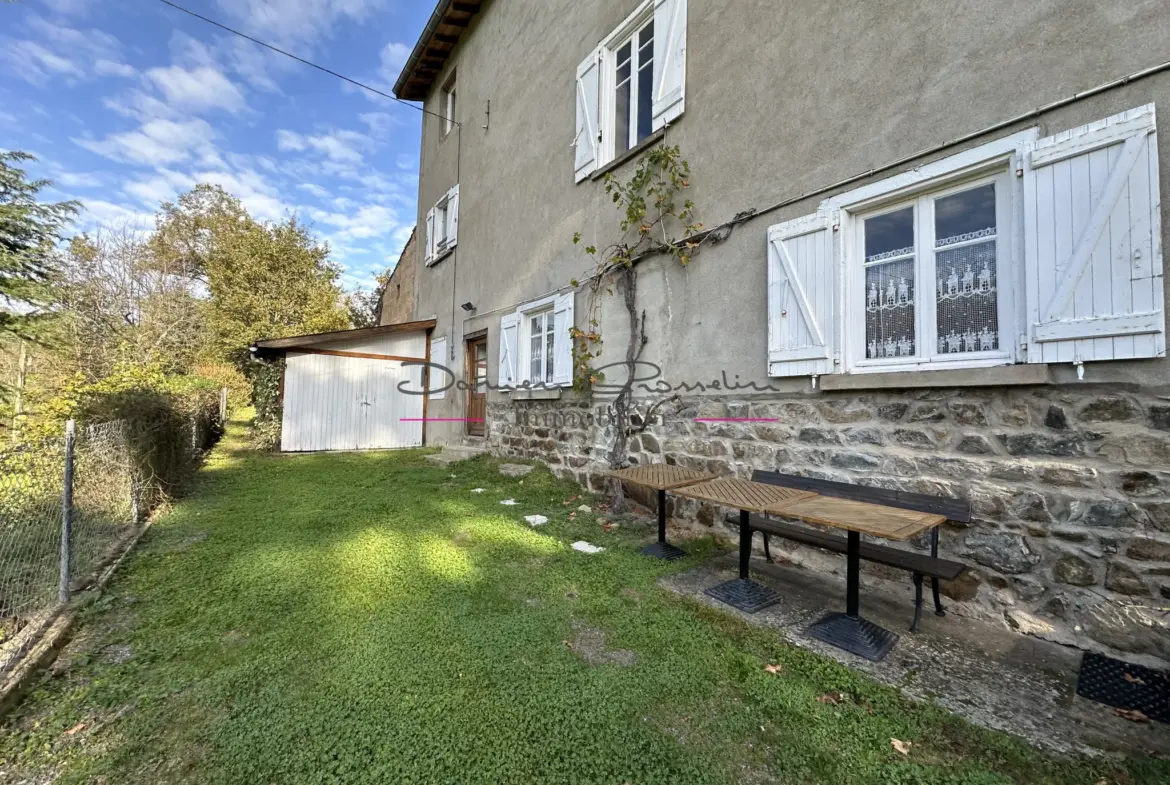 Maison d'Habitation avec Terrain Attenant et Dépendances à Saint Symphorien de Lay 