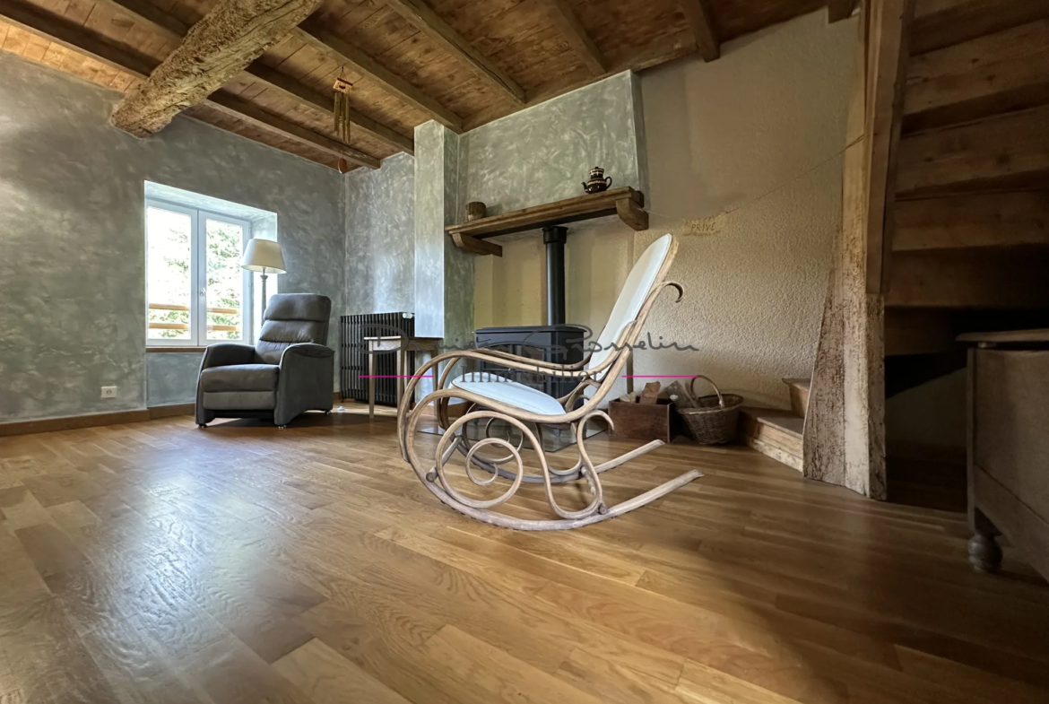 Maison d'Habitation avec Terrain Attenant et Dépendances à Saint Symphorien de Lay 