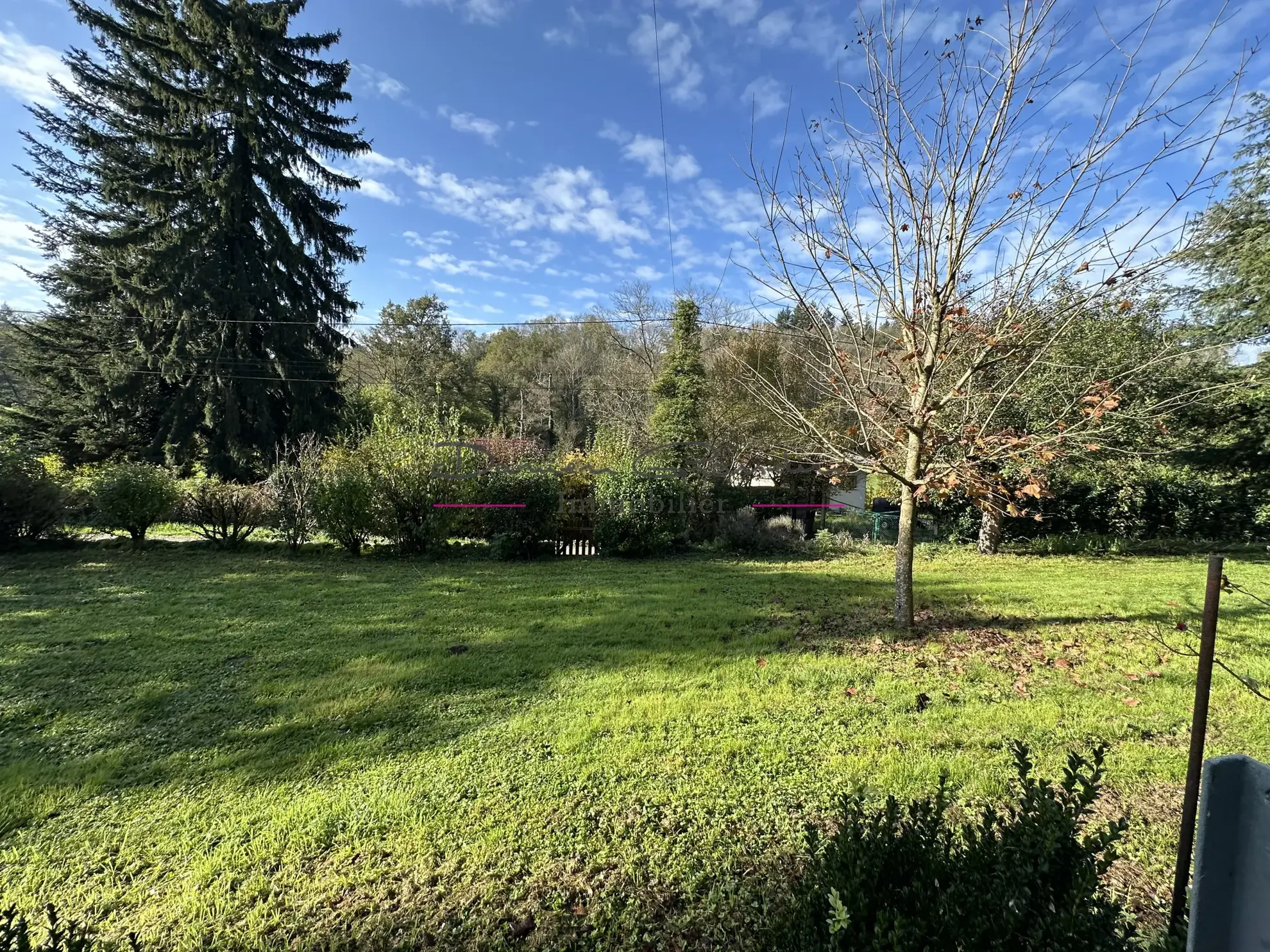 Maison d'Habitation avec Terrain Attenant et Dépendances à Saint Symphorien de Lay 