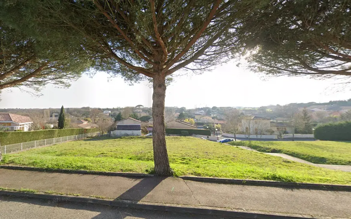 Terrain constructible 975 m² à Pujaudran Centre 