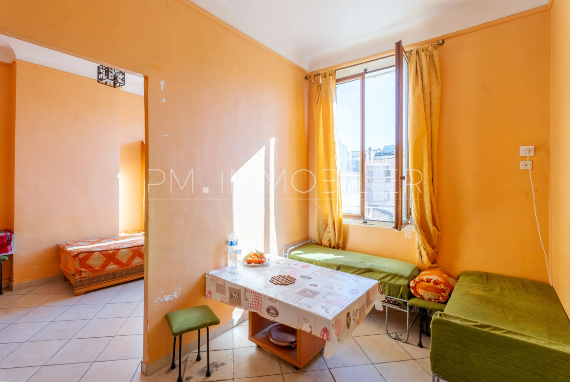 À vendre : Appartement T2 de 37 m² à Belsunce, Marseille 