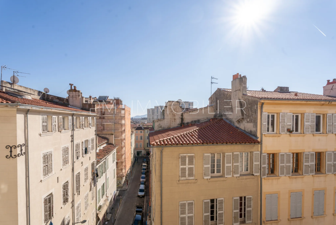 À vendre : Appartement T2 de 37 m² à Belsunce, Marseille 