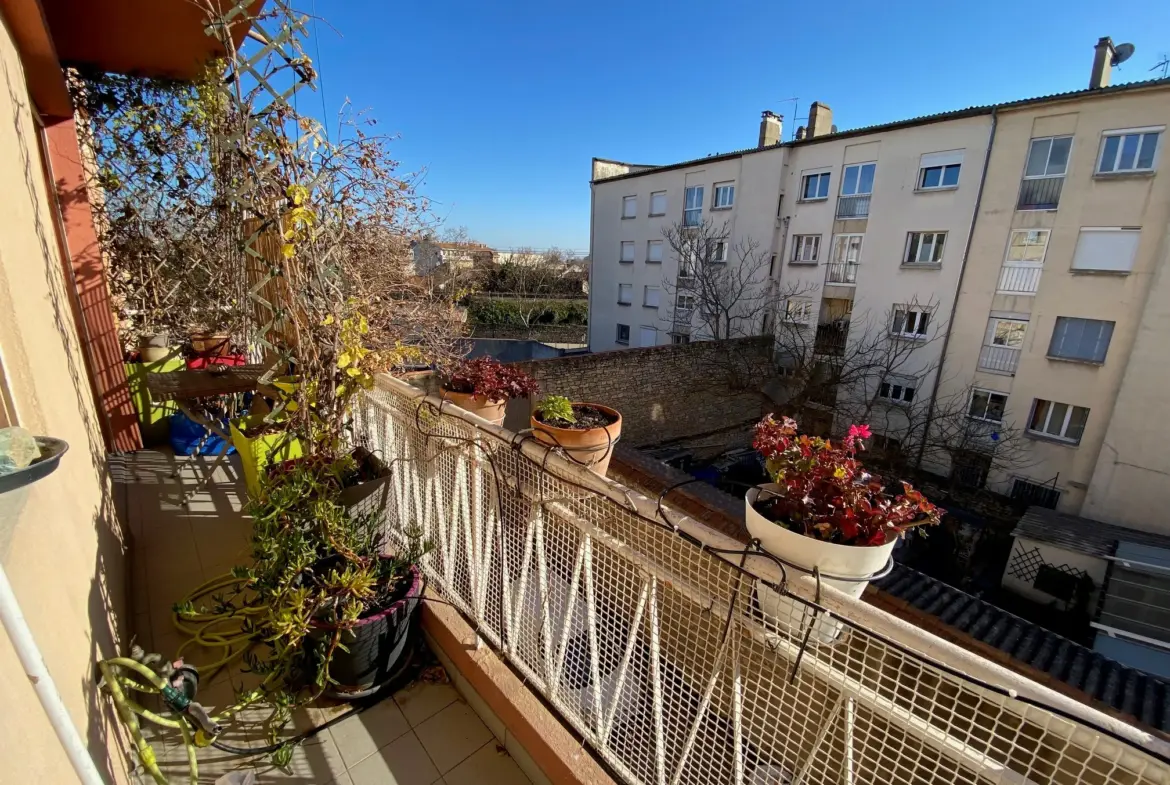 À vendre : Appartement 2 pièces avec balcon à Nîmes 