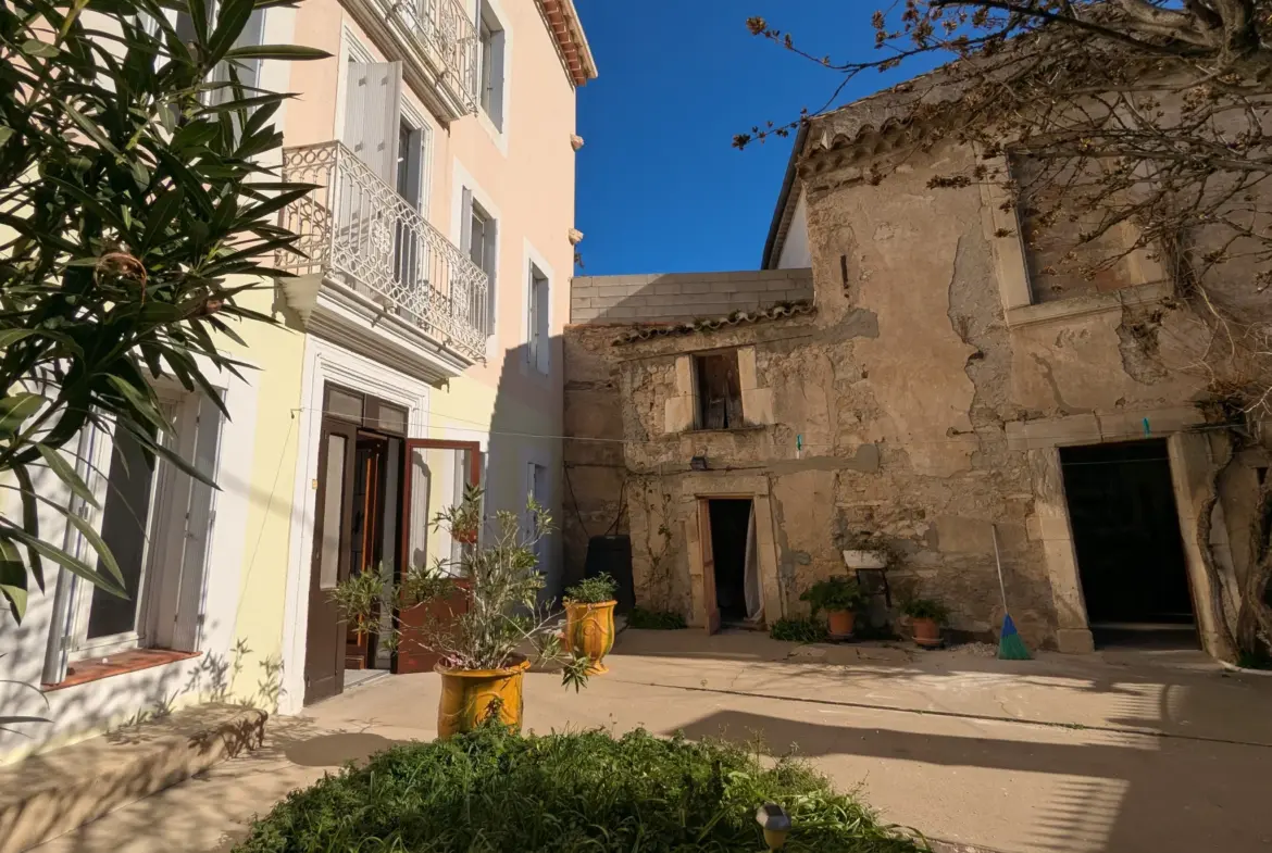 Maison de maître avec remise et atelier à St Marcel sur Aude 