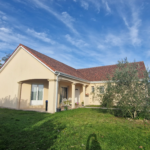 Maison Plain Pied avec Terrasse et Jardin à Lubersac