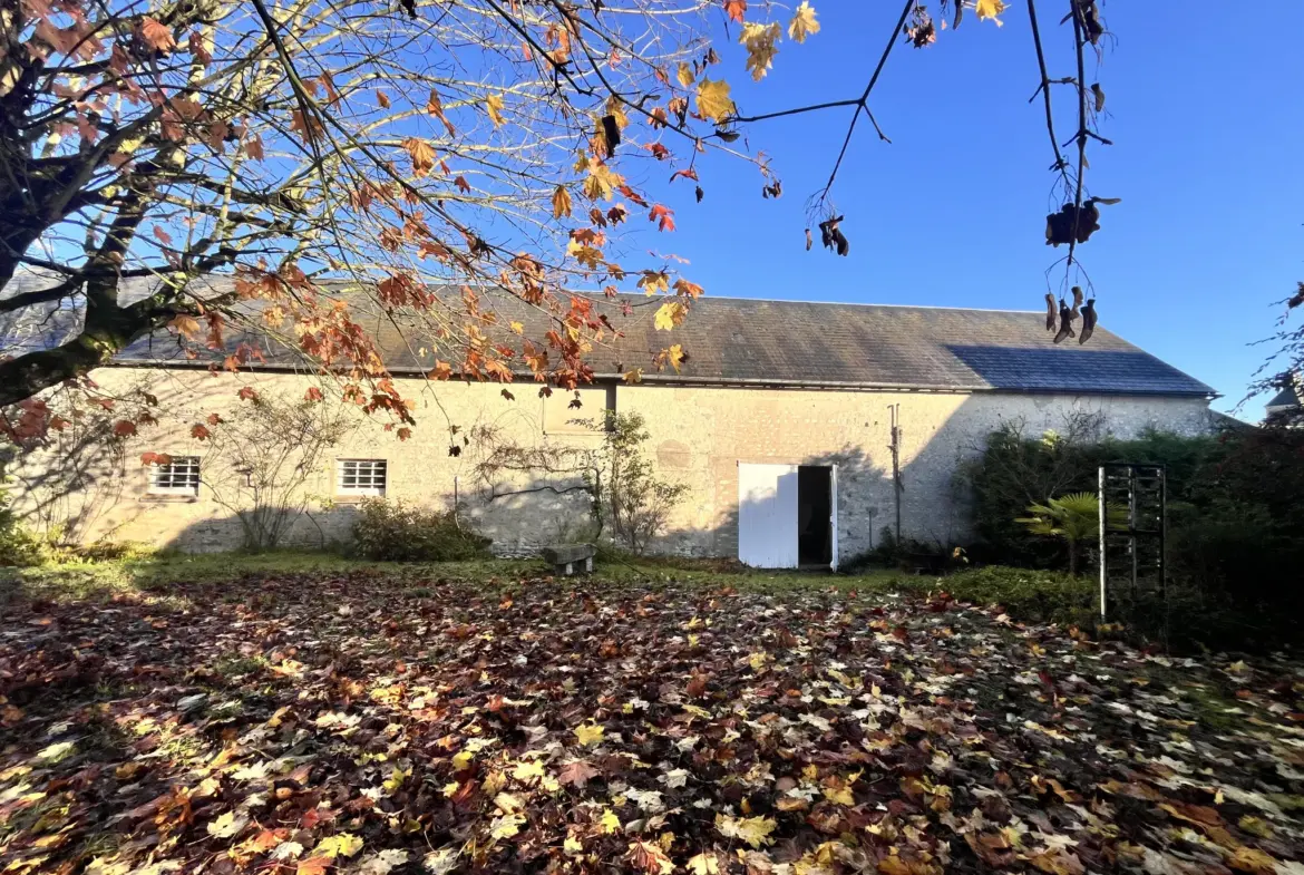 Maison de campagne à vendre à Greneville-en-Beauce avec dépendances et court de tennis 