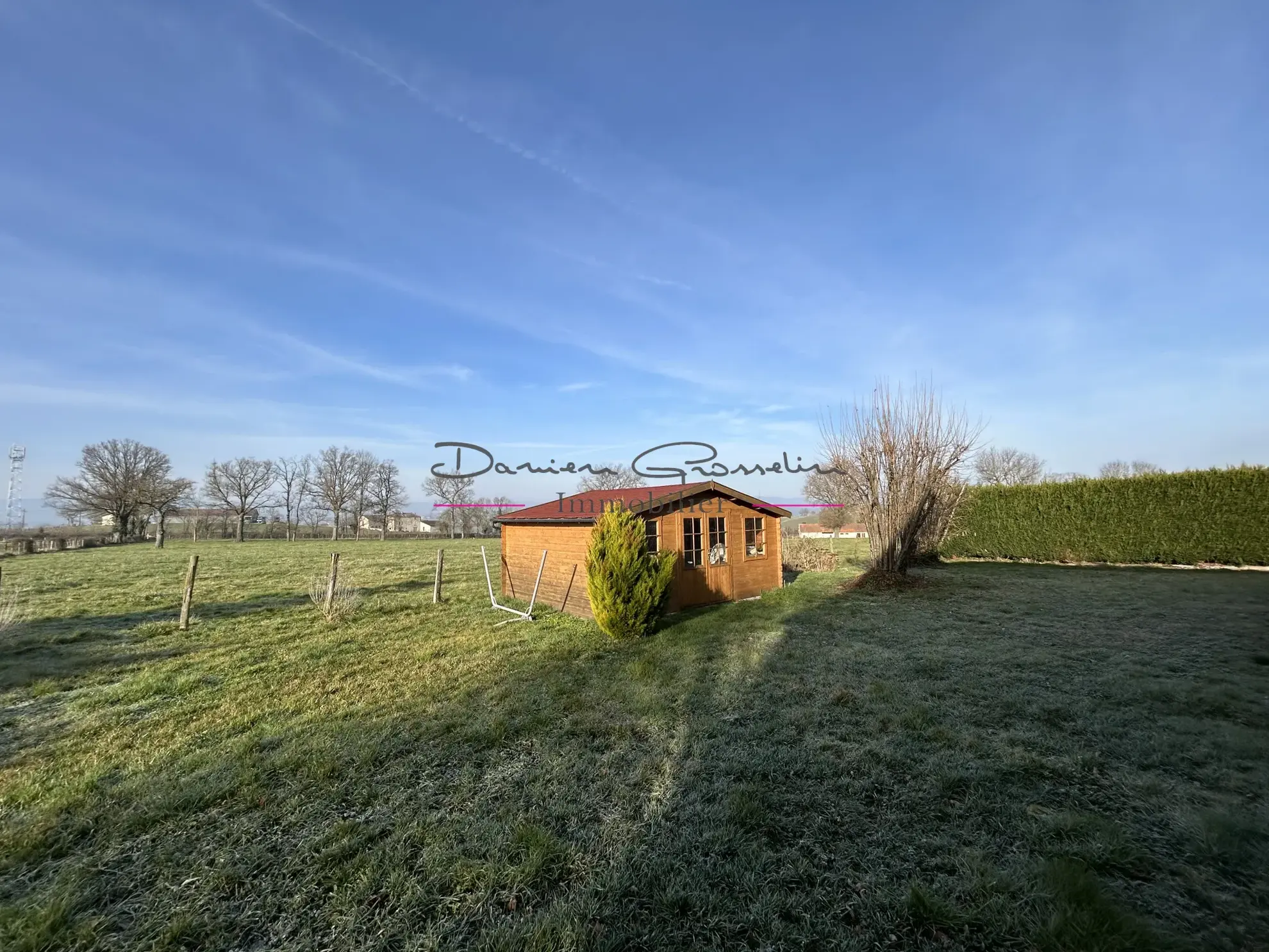 Maison d'habitation avec sous-sol complet et jardin à Balbigny 