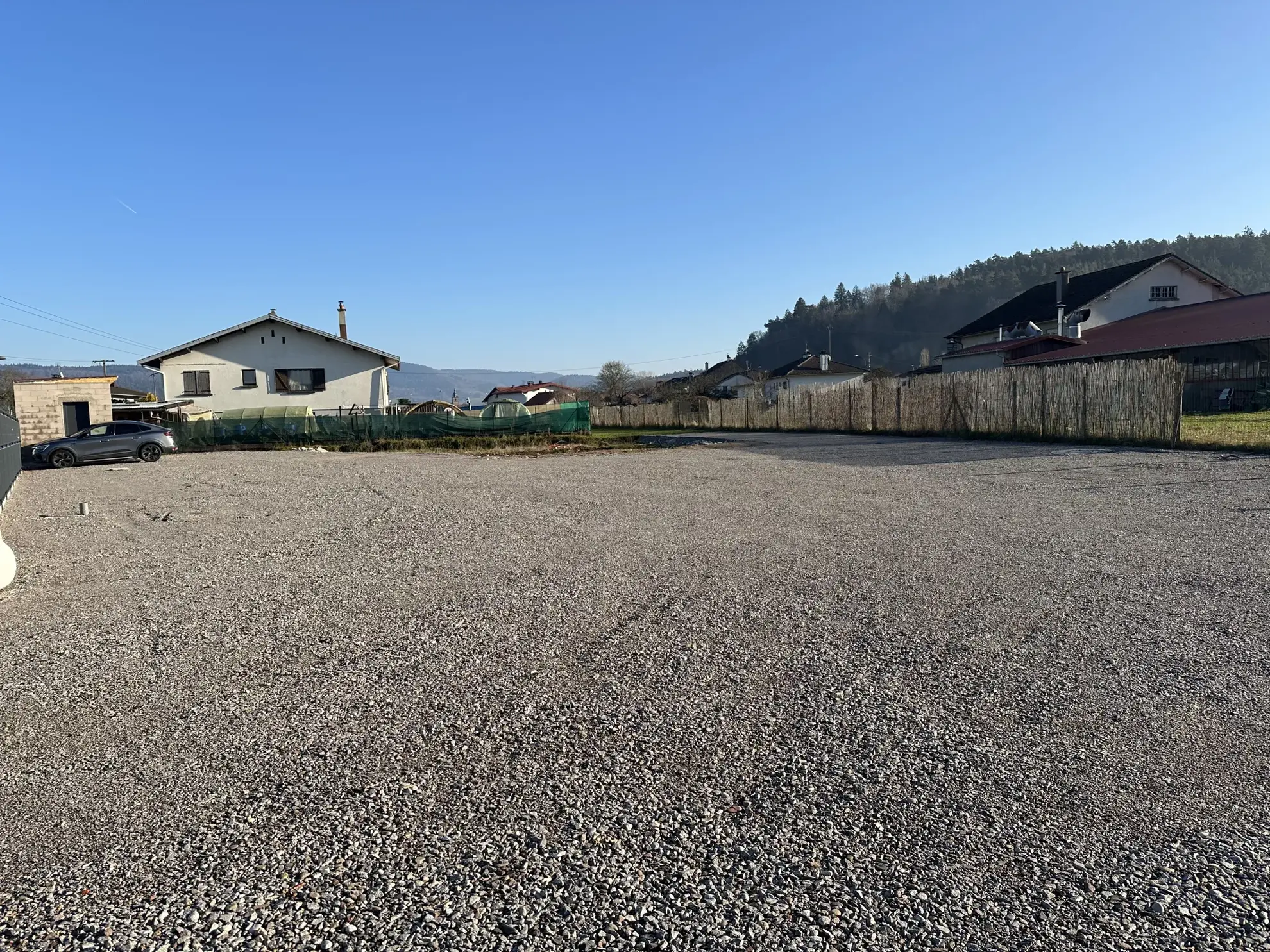 Terrain constructible viabilisé de 1 091 m² à Pouxeux 