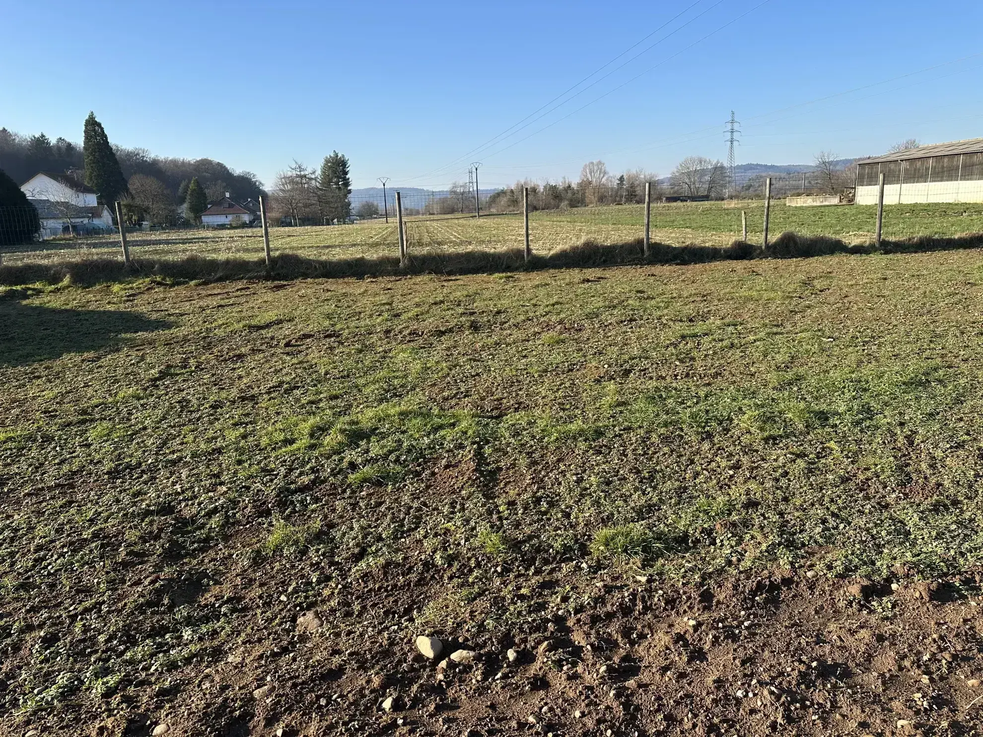 Terrain constructible viabilisé de 1 091 m² à Pouxeux 