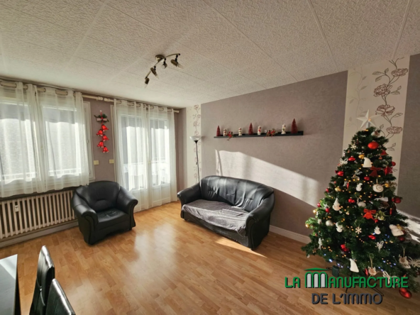 Appartement F3 Traversant avec Deux Balcons à Saint-Étienne