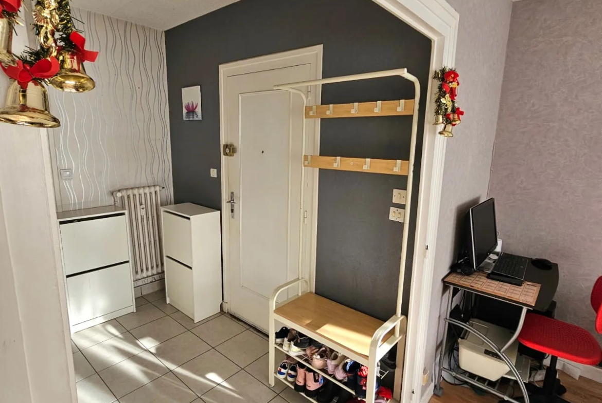 À vendre : Appartement F3 à Saint-Étienne avec balcon, cave et garage 