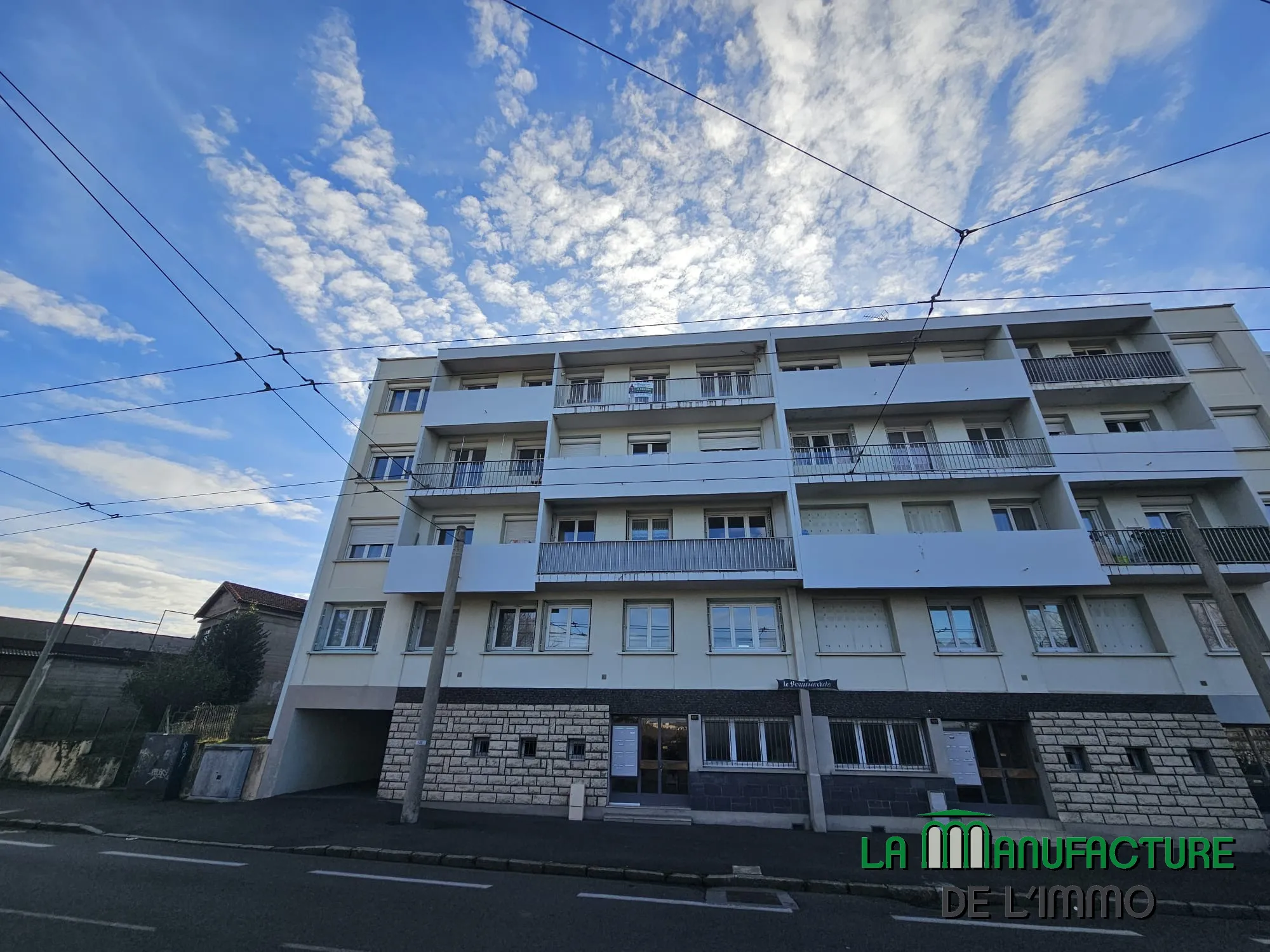 À vendre : Appartement F3 à Saint-Étienne avec balcon, cave et garage 