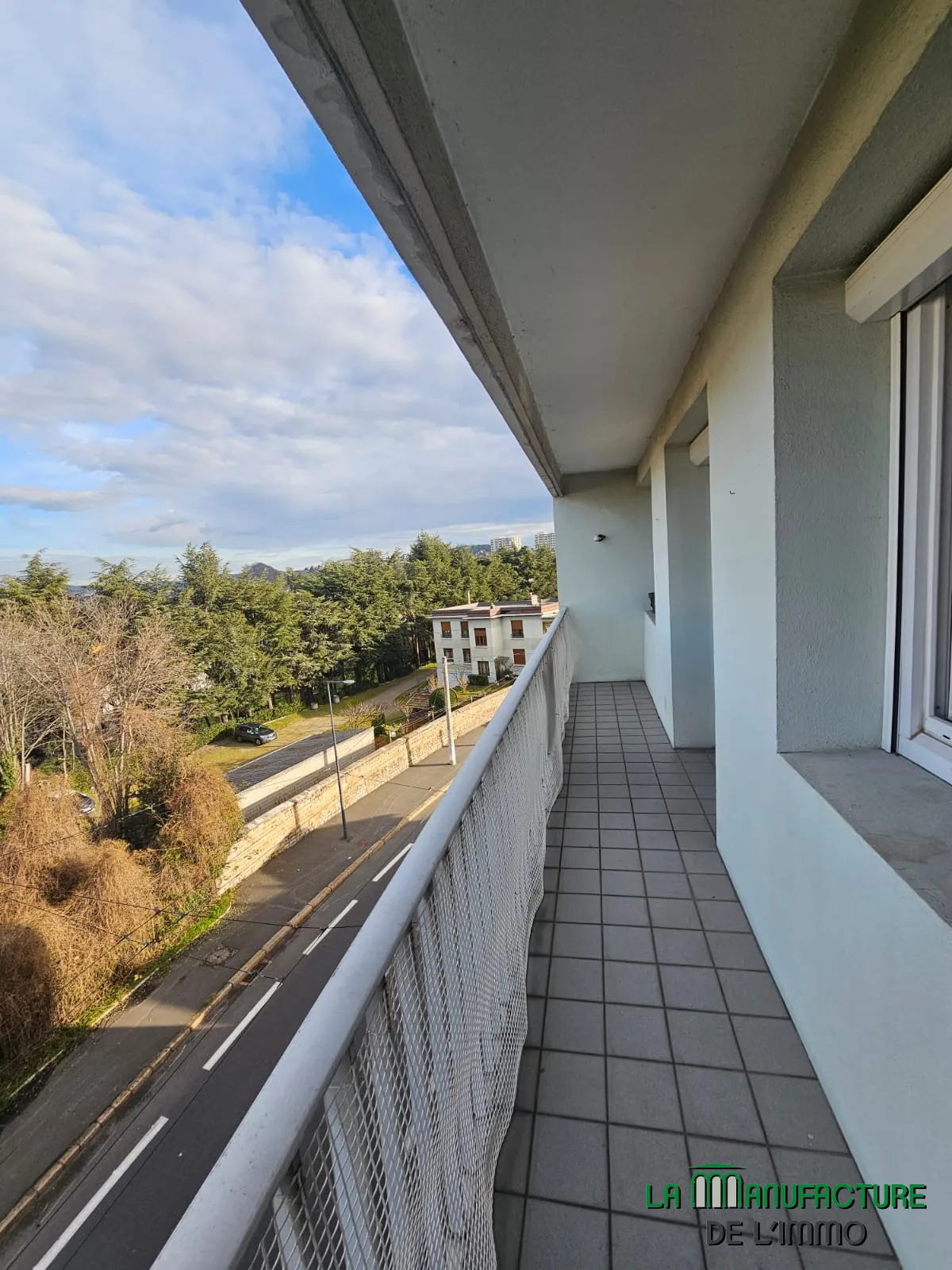 À vendre : Appartement F3 à Saint-Étienne avec balcon, cave et garage 