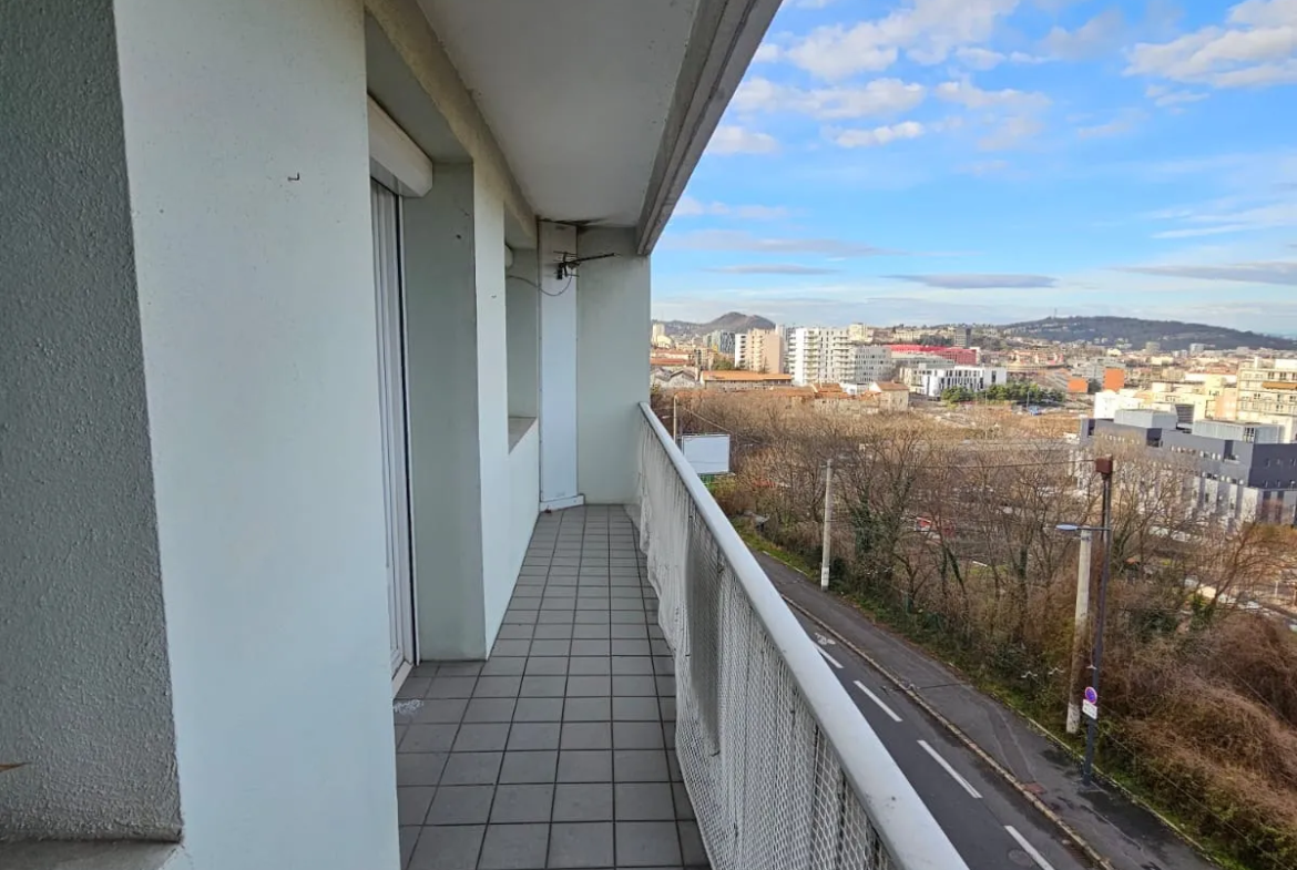 À vendre : Appartement F3 à Saint-Étienne avec balcon, cave et garage 