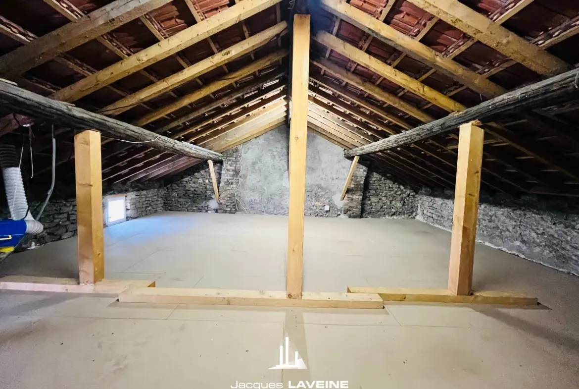 Maison rénovée à vendre à Jouy-aux-Arches - 5 pièces 