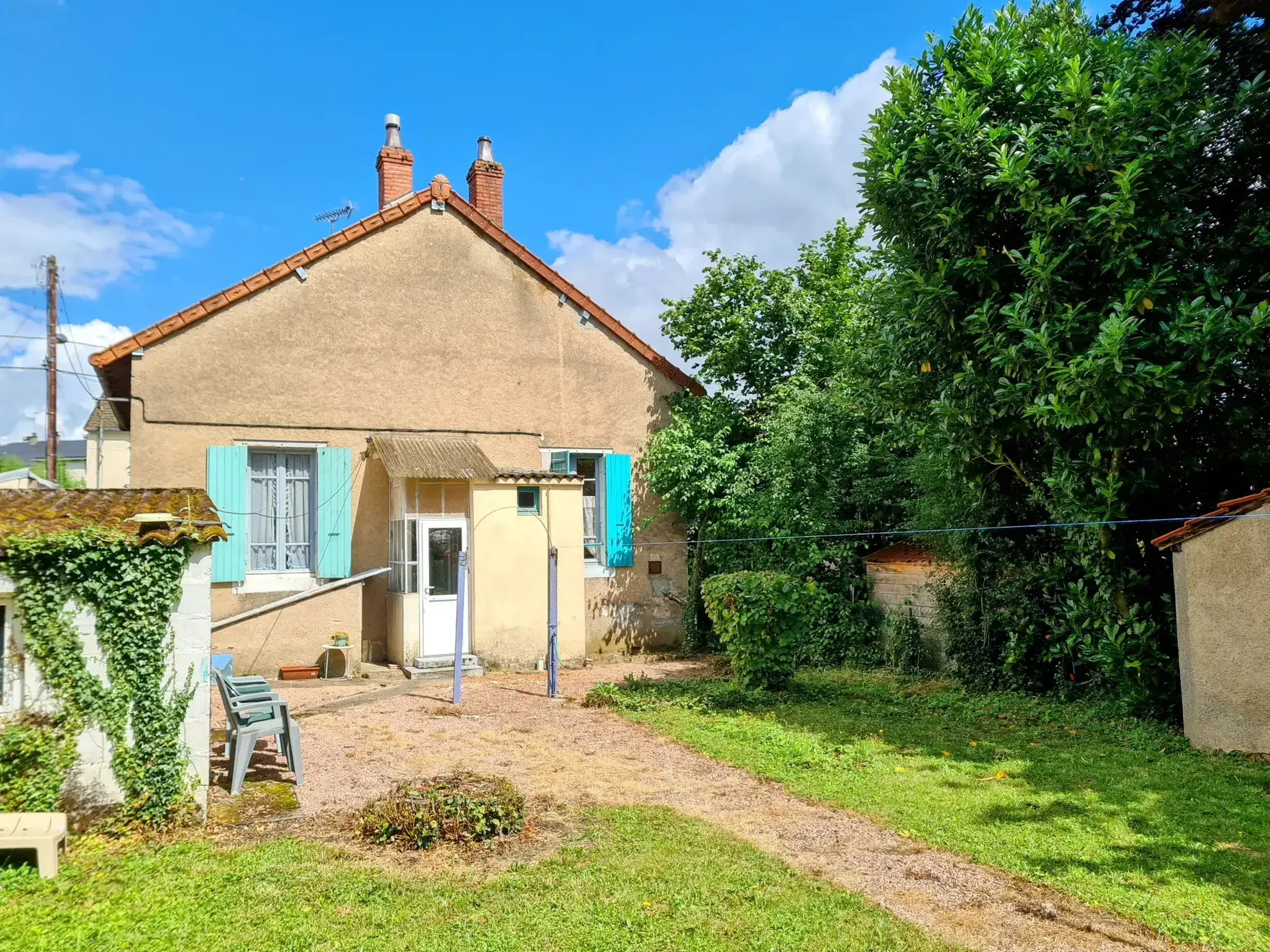 Maison à vendre à Nevers, quartier Montapins - 85 m² avec jardin 