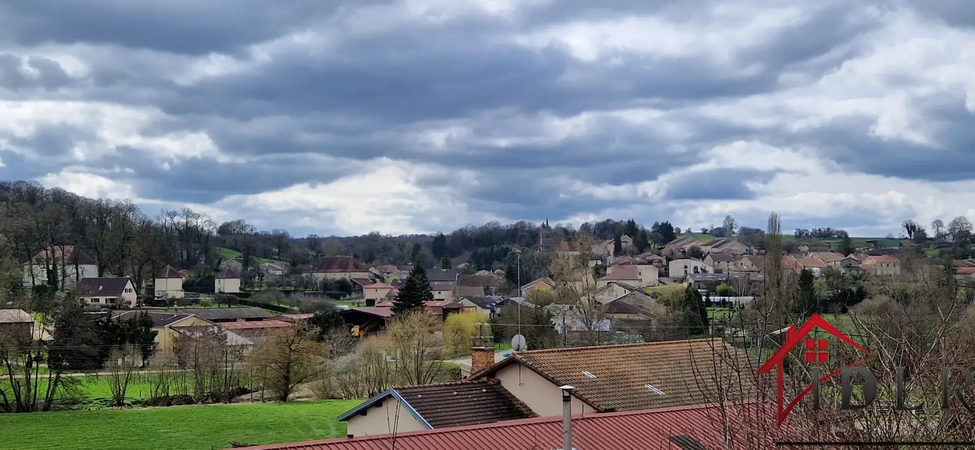 Maison en Pierre de 258 m² avec Atelier XXL et 2 Hectares 