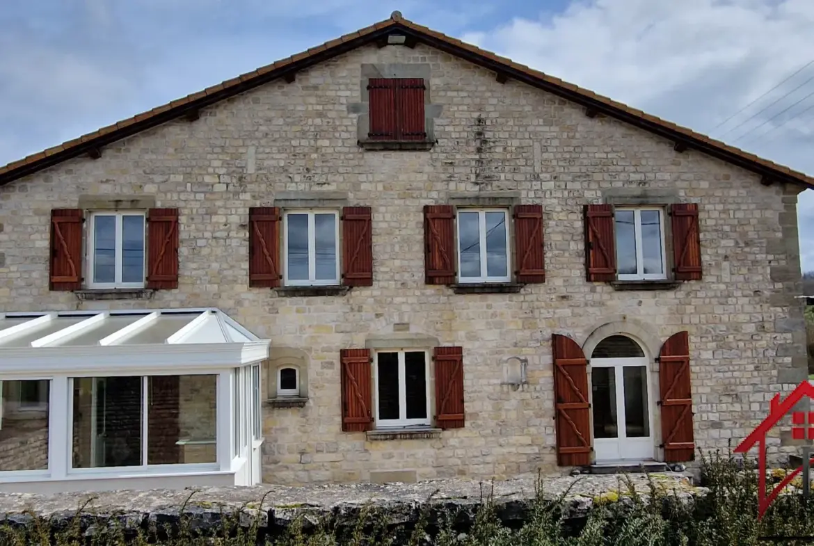 Maison en Pierre de 258 m² avec Atelier XXL et 2 Hectares 