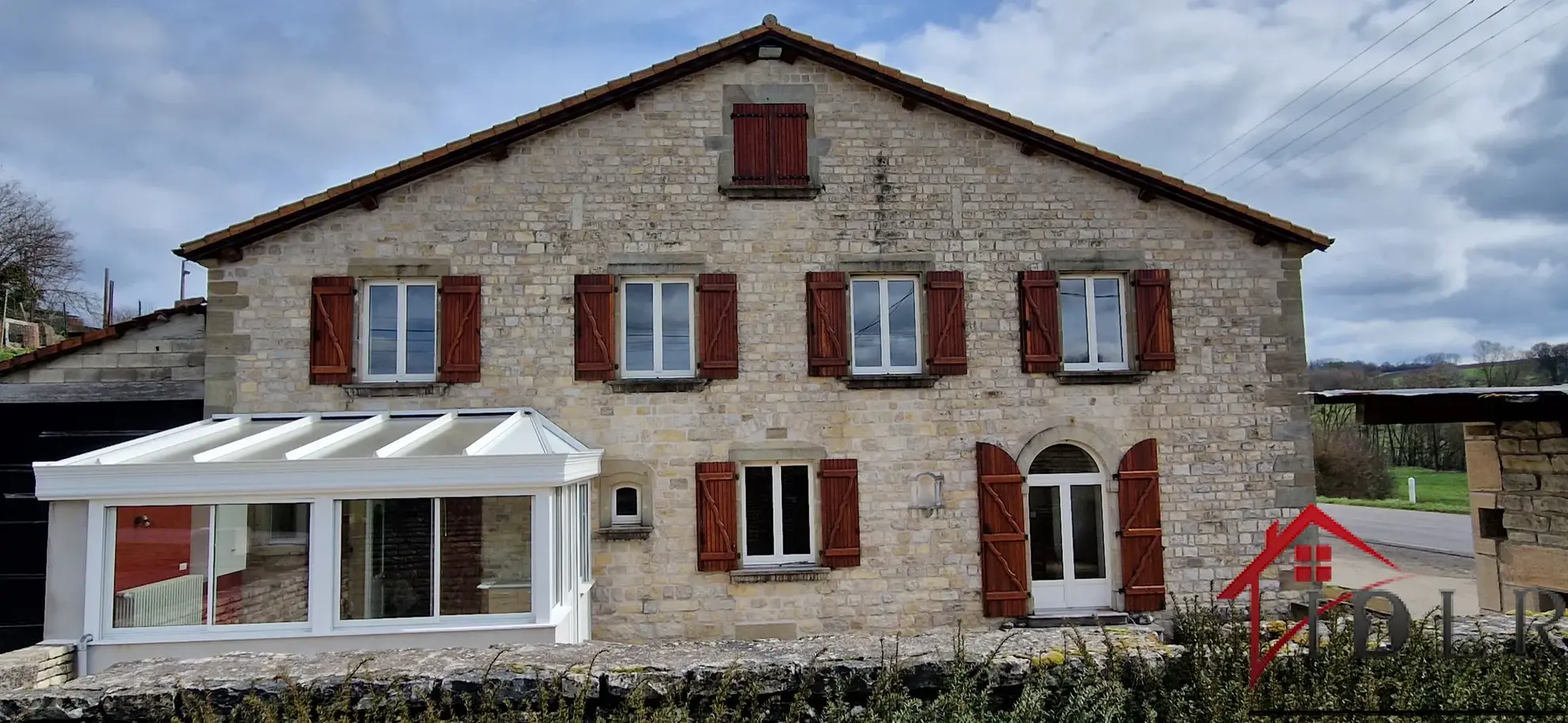 Maison en Pierre de 258 m² avec Atelier XXL et 2 Hectares 