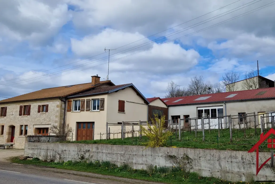 Maison en Pierre de 258 m² avec Atelier XXL et 2 Hectares 