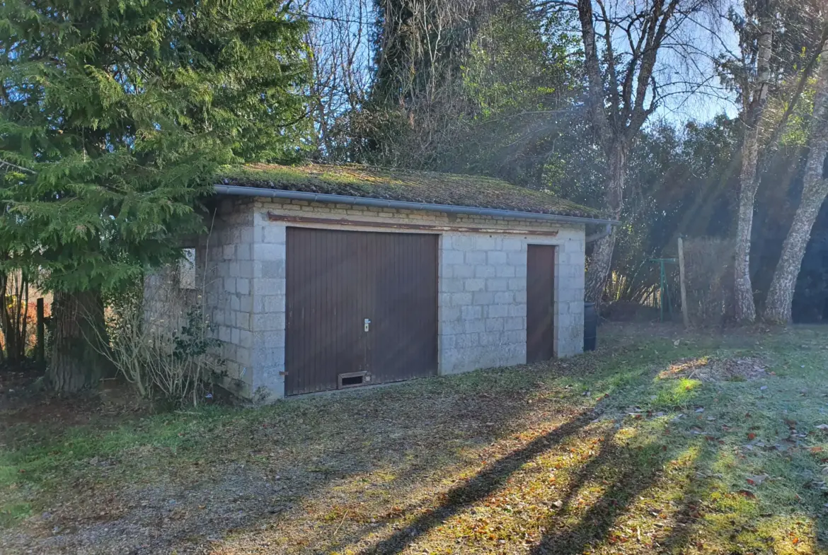 Atypique maison avec jardin à Albussac, ancien bureau de poste 