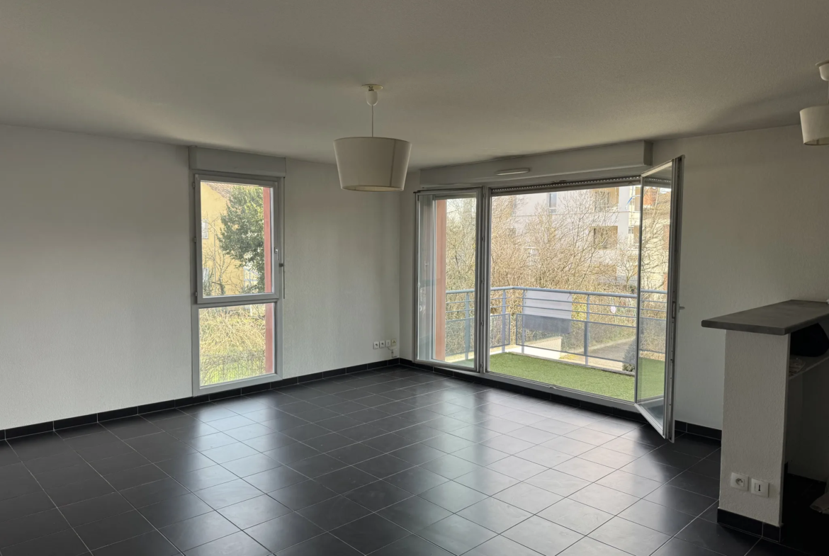 Toulouse : Appartement T3 avec terrasse et parking en vente 