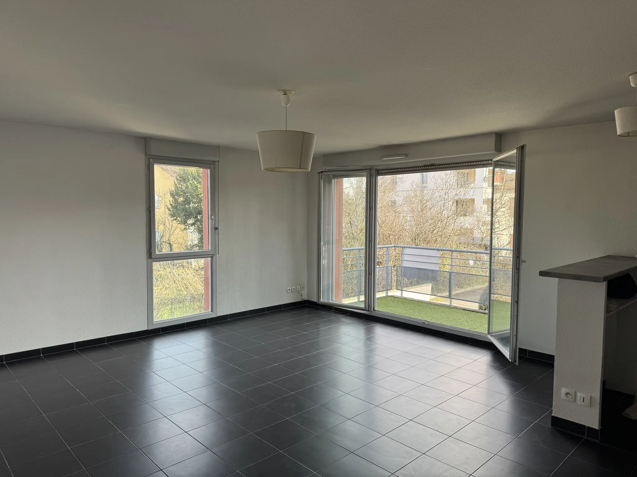 Toulouse : Appartement T3 avec terrasse et parking en vente 