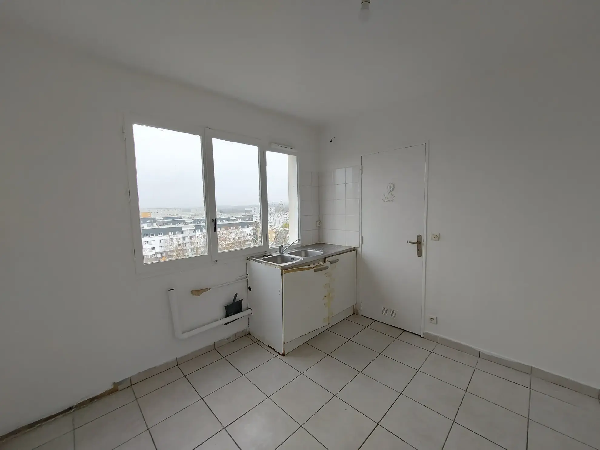 Appartement 4 pièces dernier étage à Mantes-La-Jolie à vendre 