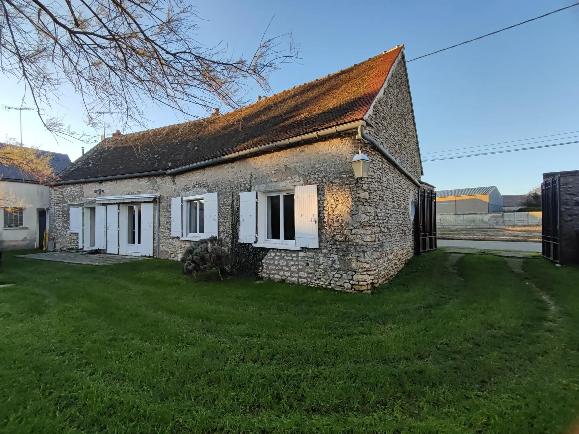 Longère familiale à vendre à Auneau - 90 m² sur terrain de 1634 m² 