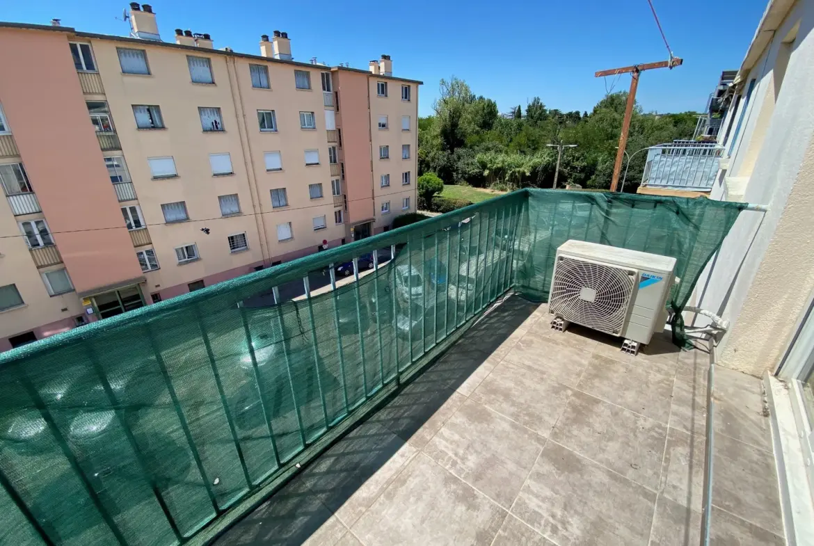 Appartement T3 lumineux 66m2 avec balcon à Nîmes 