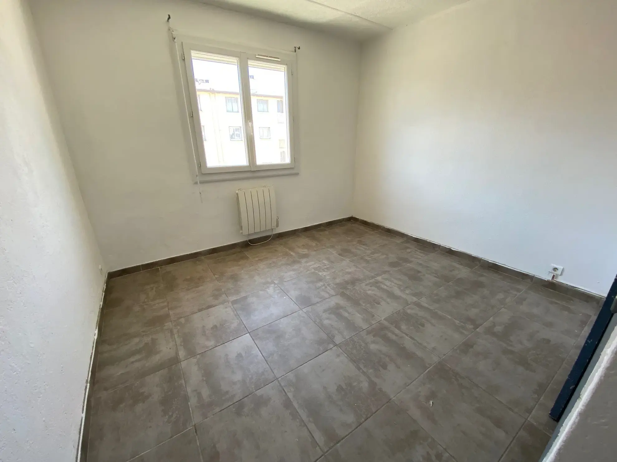 Appartement T3 lumineux 66m2 avec balcon à Nîmes 