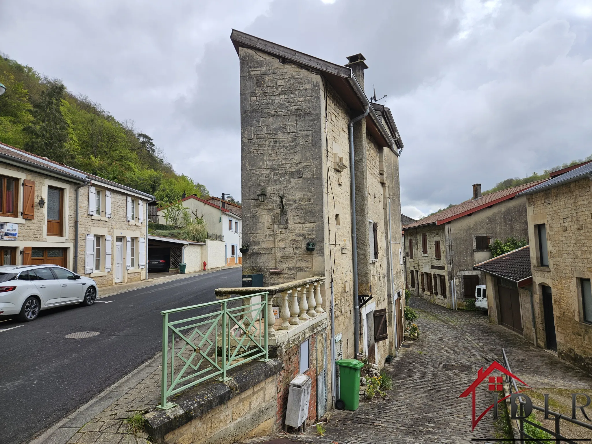 Maison atypique à vendre à Chevillon - Investissement idéal 