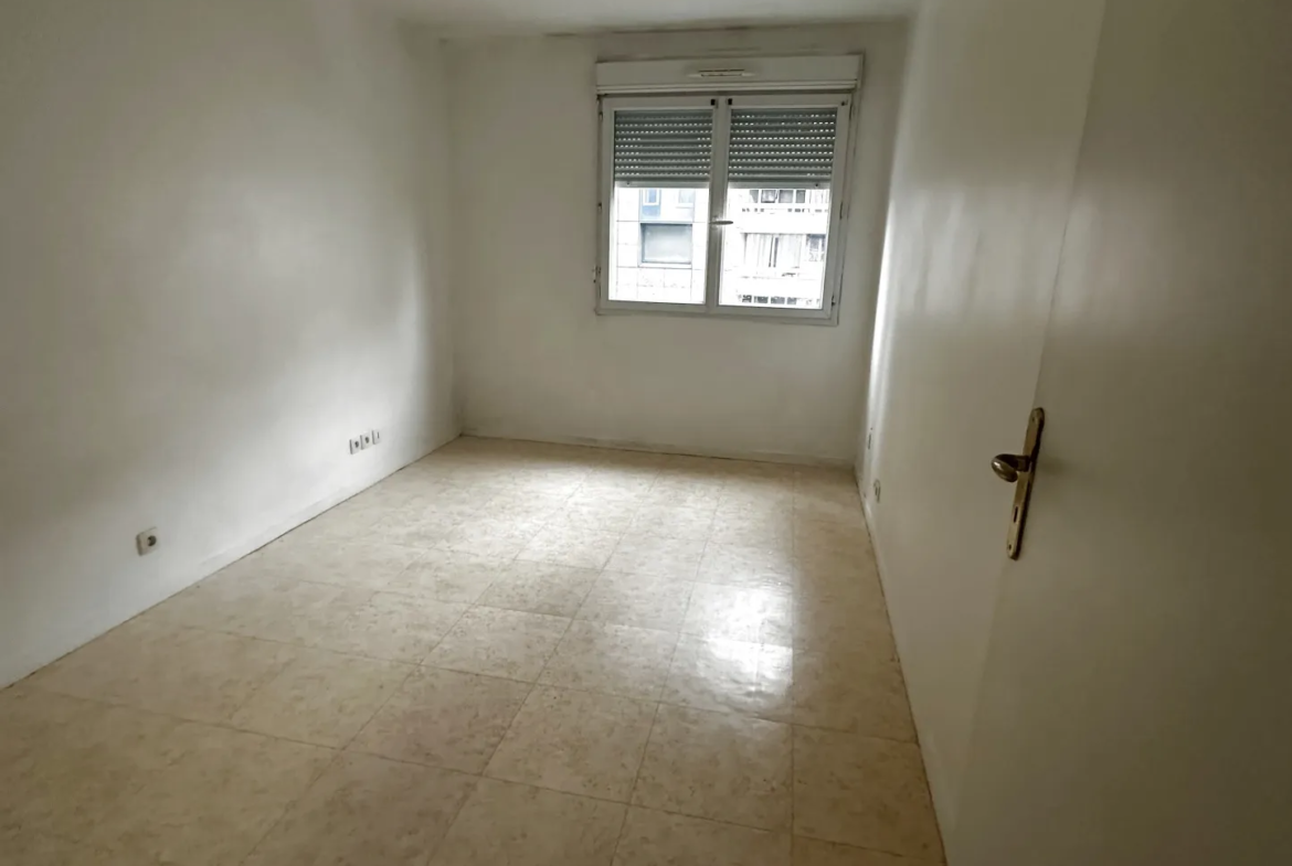 Appartement 3 pièces à Aubervilliers - Rue Solférino avec Parking 