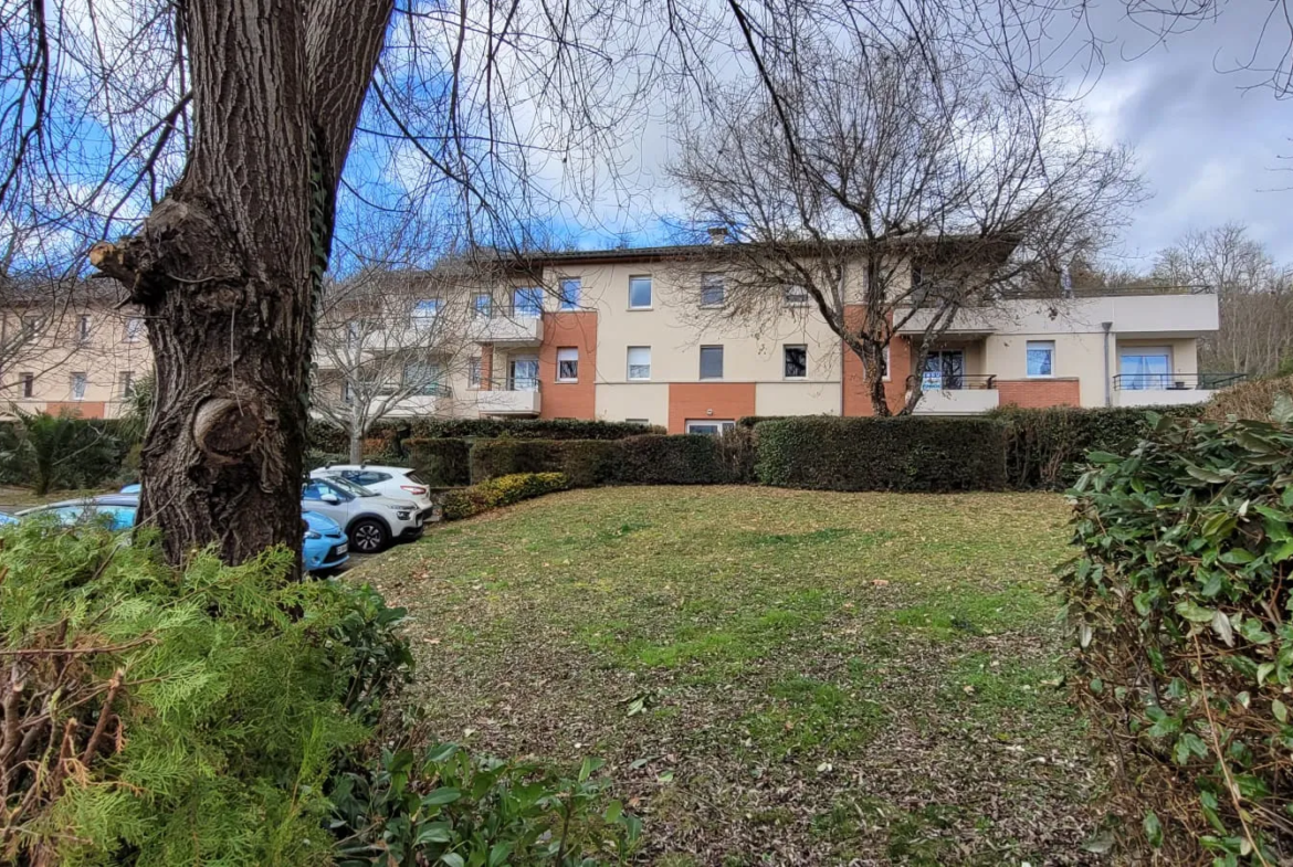 Appartement T3 rénové à Tournefeuille de 64 m² avec terrasse et piscine 