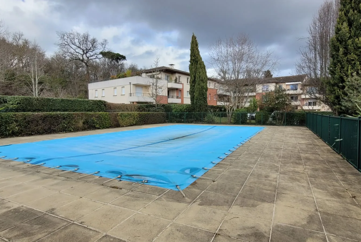 Appartement T3 rénové à Tournefeuille de 64 m² avec terrasse et piscine 