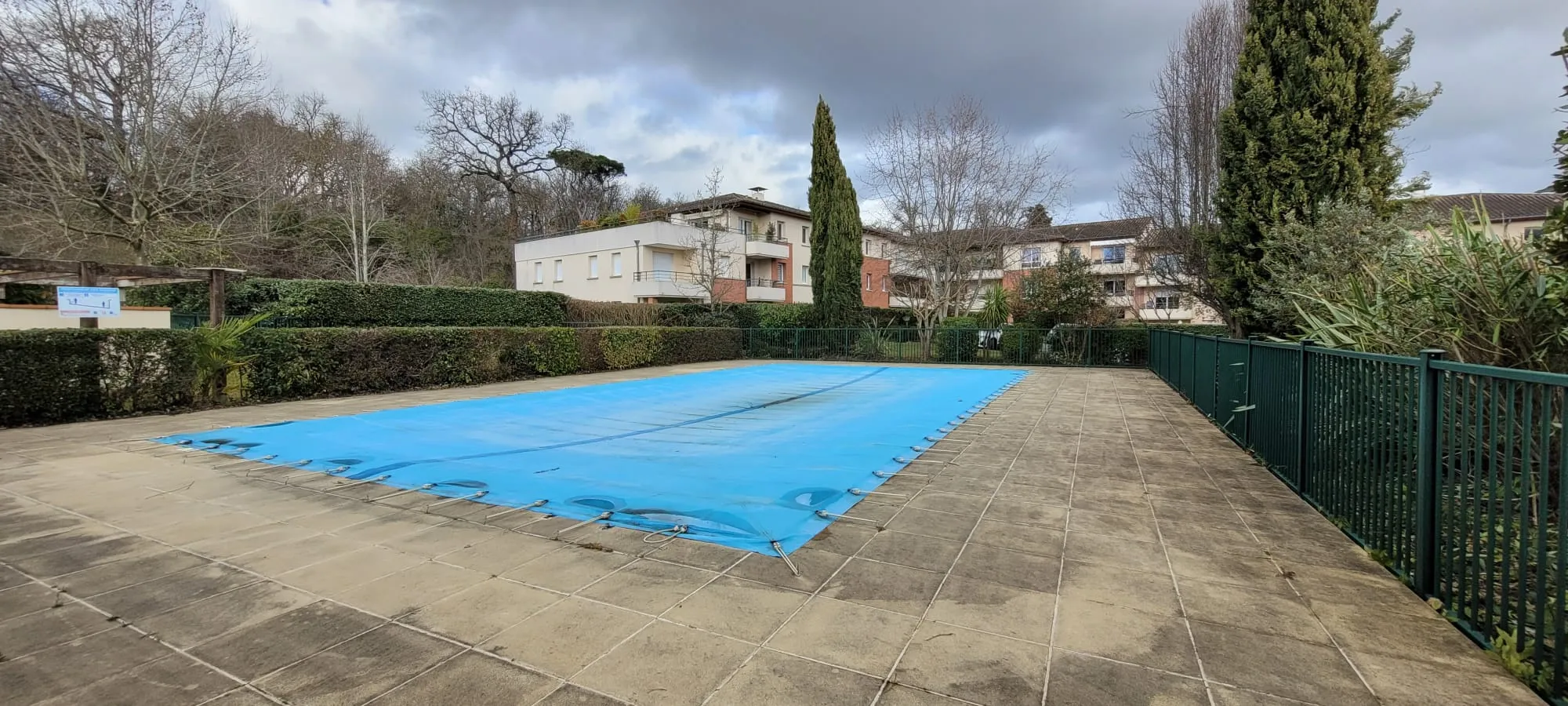 Appartement T3 rénové à Tournefeuille de 64 m² avec terrasse et piscine 