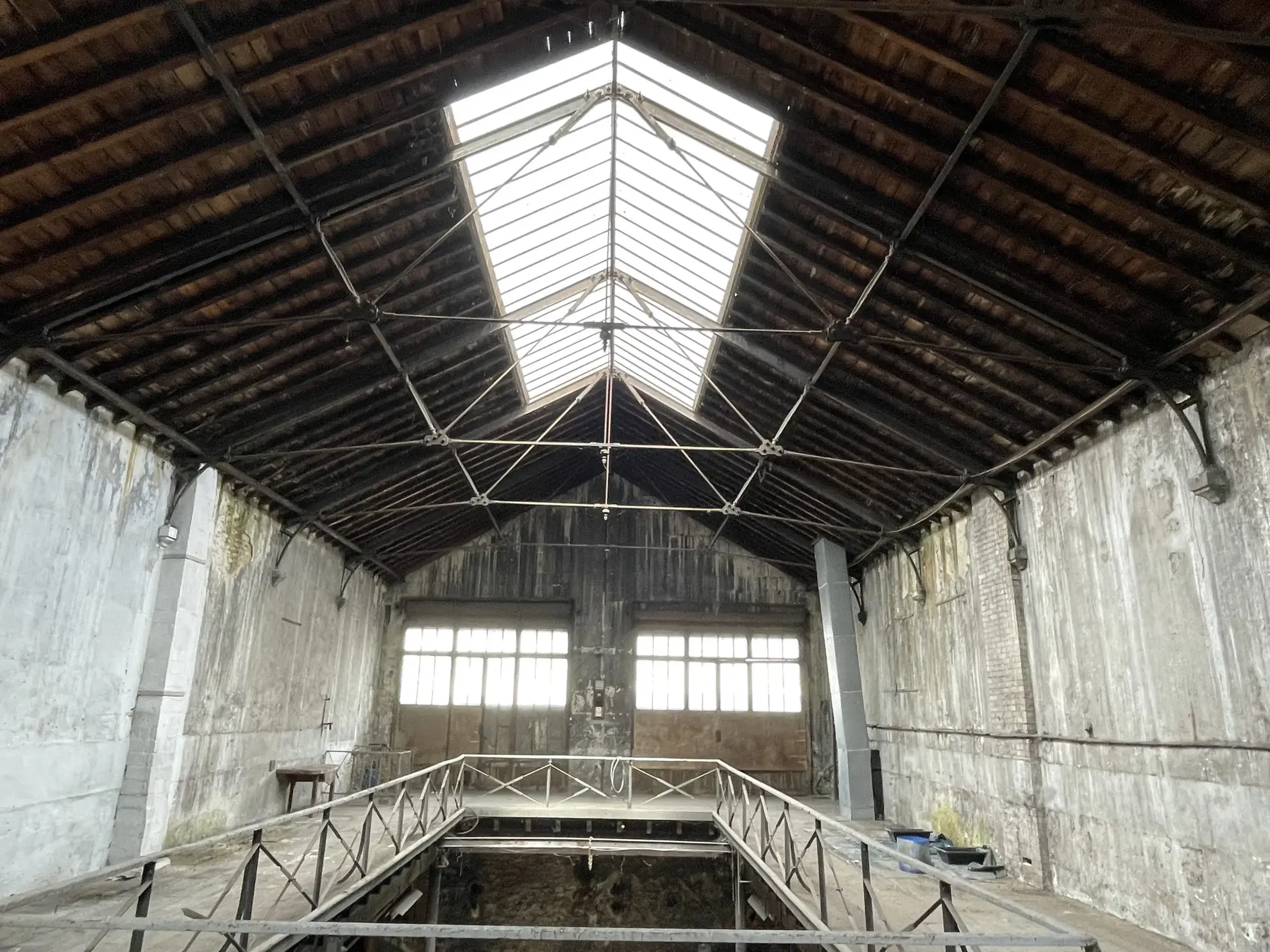 Ancien Atelier Historique à Cognac avec Potentiel Énorme 