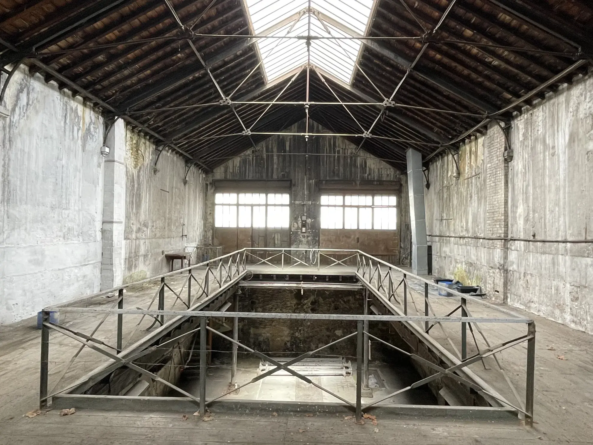 Ancien Atelier Historique à Cognac avec Potentiel Énorme 