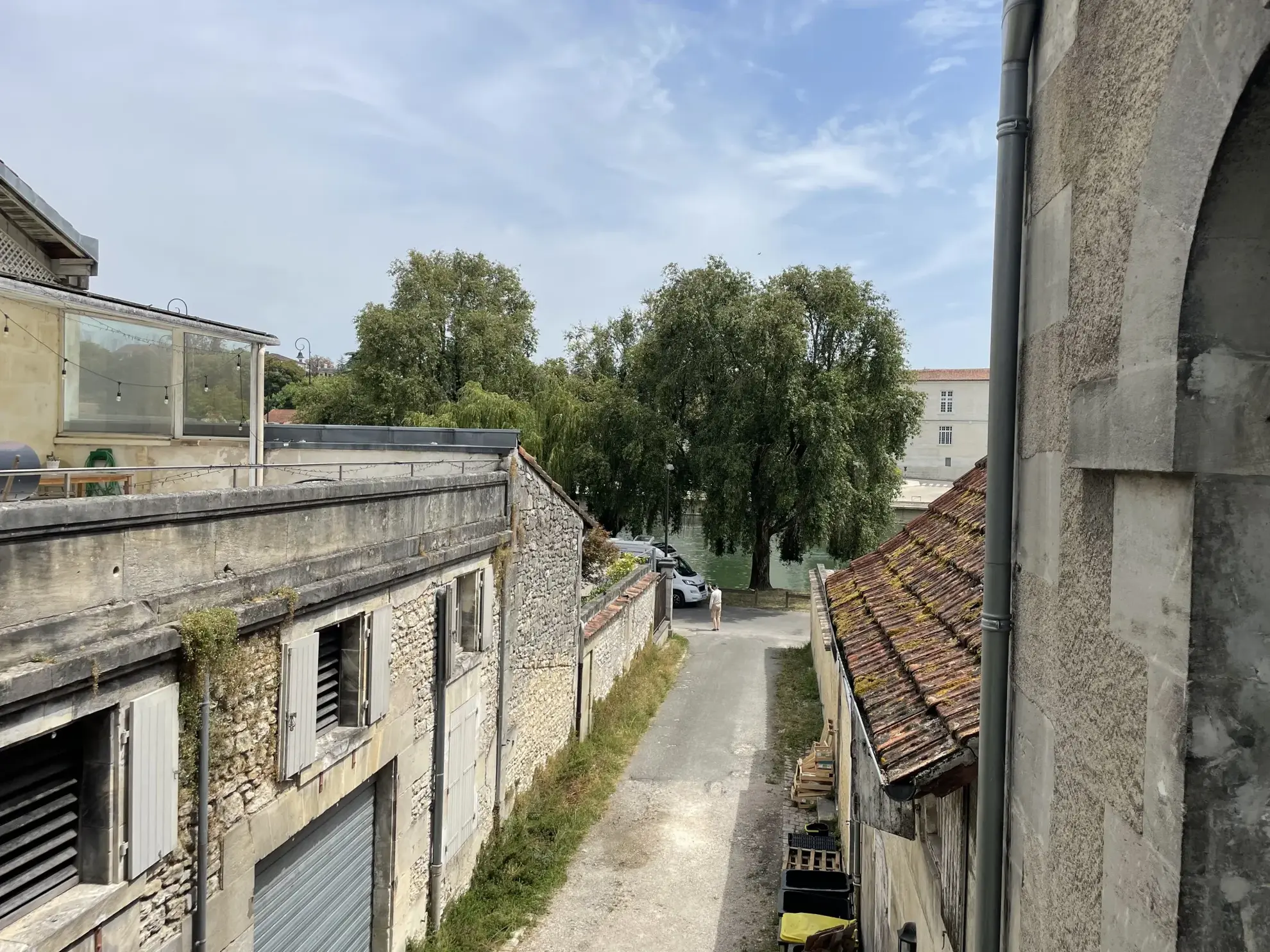 Ancien Atelier Historique à Cognac avec Potentiel Énorme 