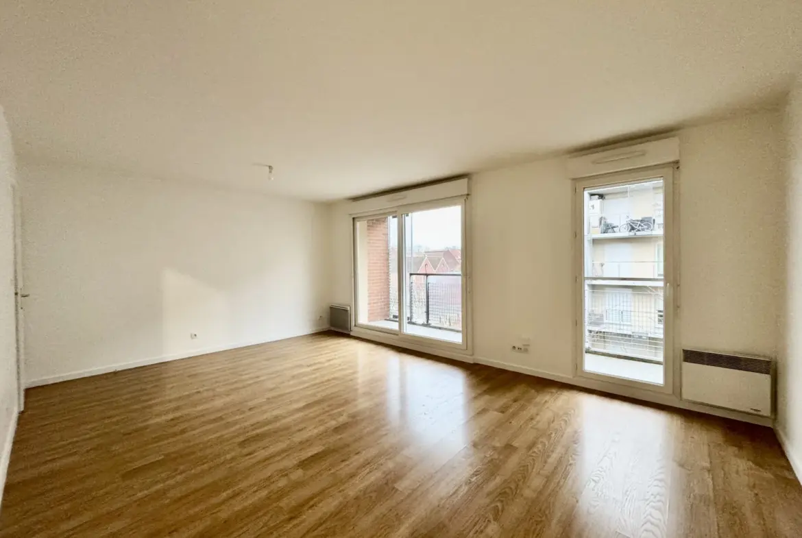 Appartement Type 3 avec Balcon, Garage et Parking à Tourcoing 