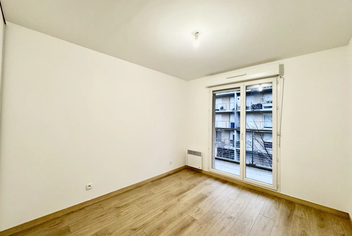 Appartement Type 3 avec Balcon, Garage et Parking à Tourcoing 