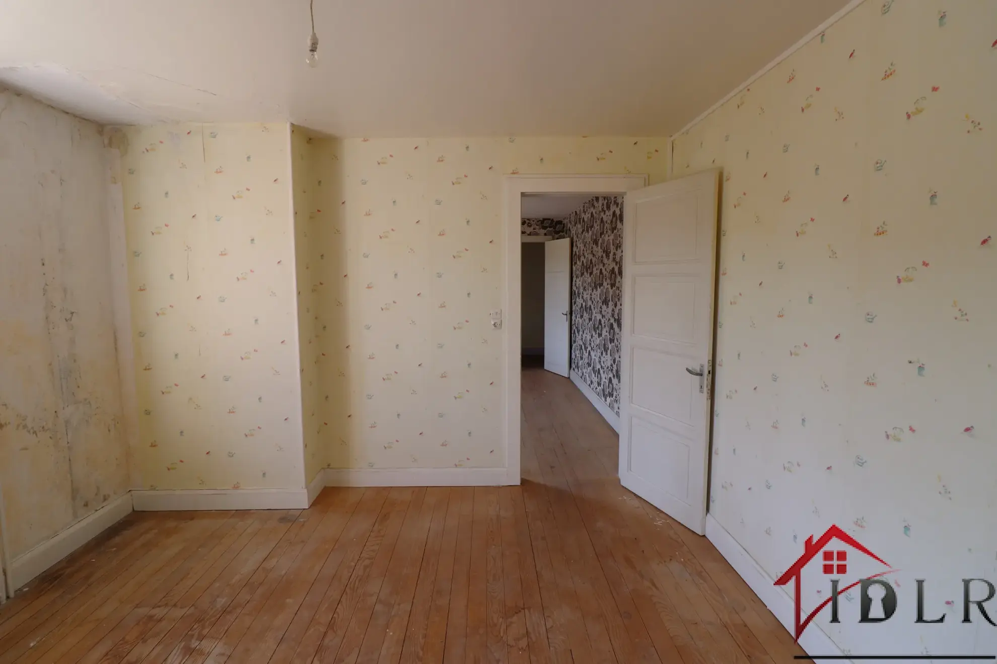 Ferme à Rénover de 153 m² à Beauménil - 4 Chambres, Dépendances 