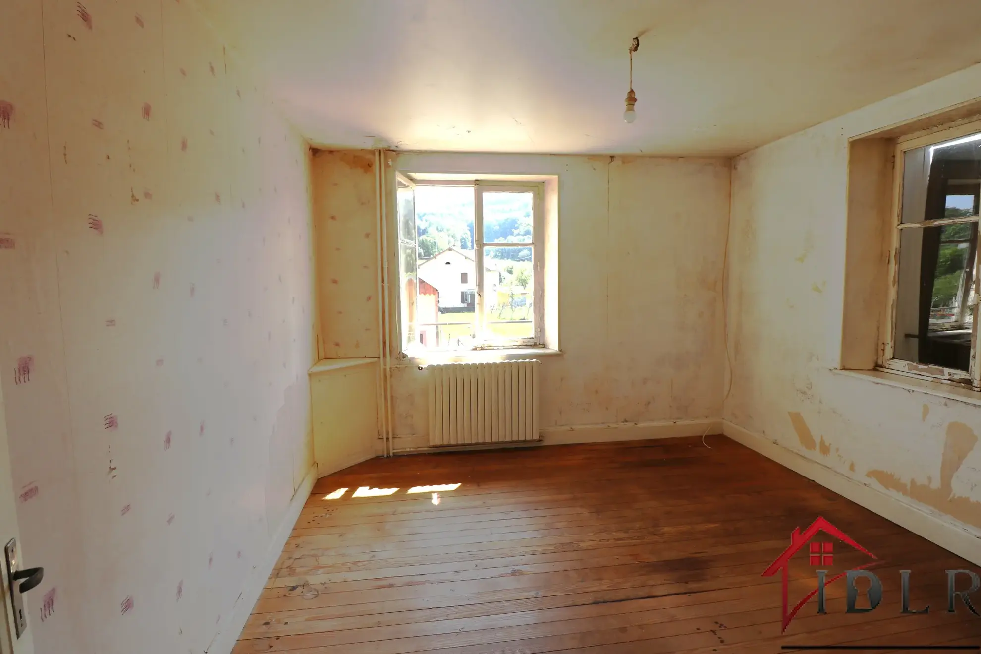 Ferme à Rénover de 153 m² à Beauménil - 4 Chambres, Dépendances 