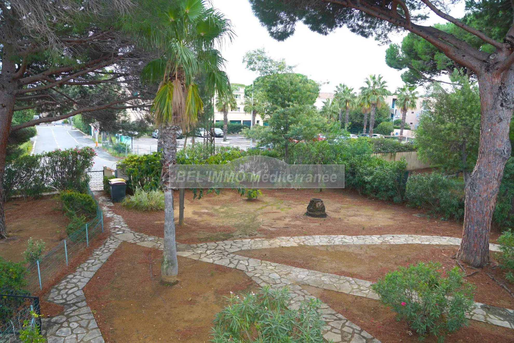 Charmant F2 à Cavalaire sur mer avec terrasse et parking 