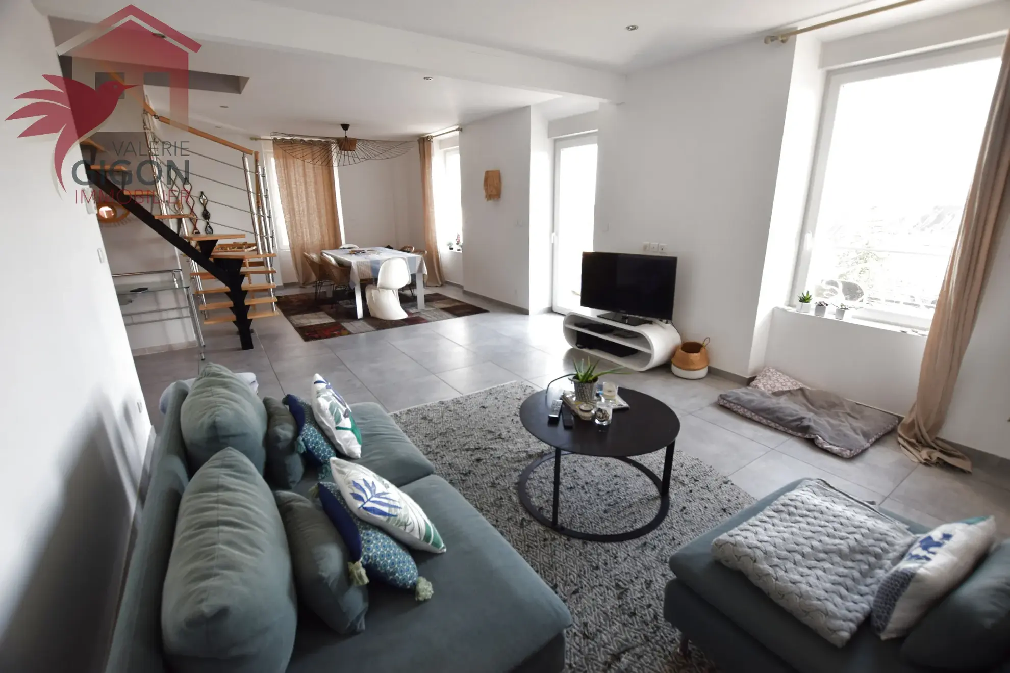 Superbe appartement contemporain lumineux à Montbéliard avec vue panoramique 