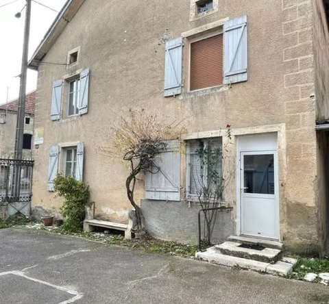 Lot de deux maisons à rénover à Combeaufontaine