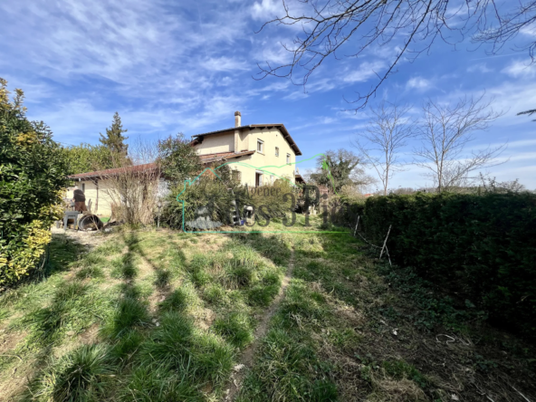 Maison familiale avec gîte autonome et vue sur les Pyrénées