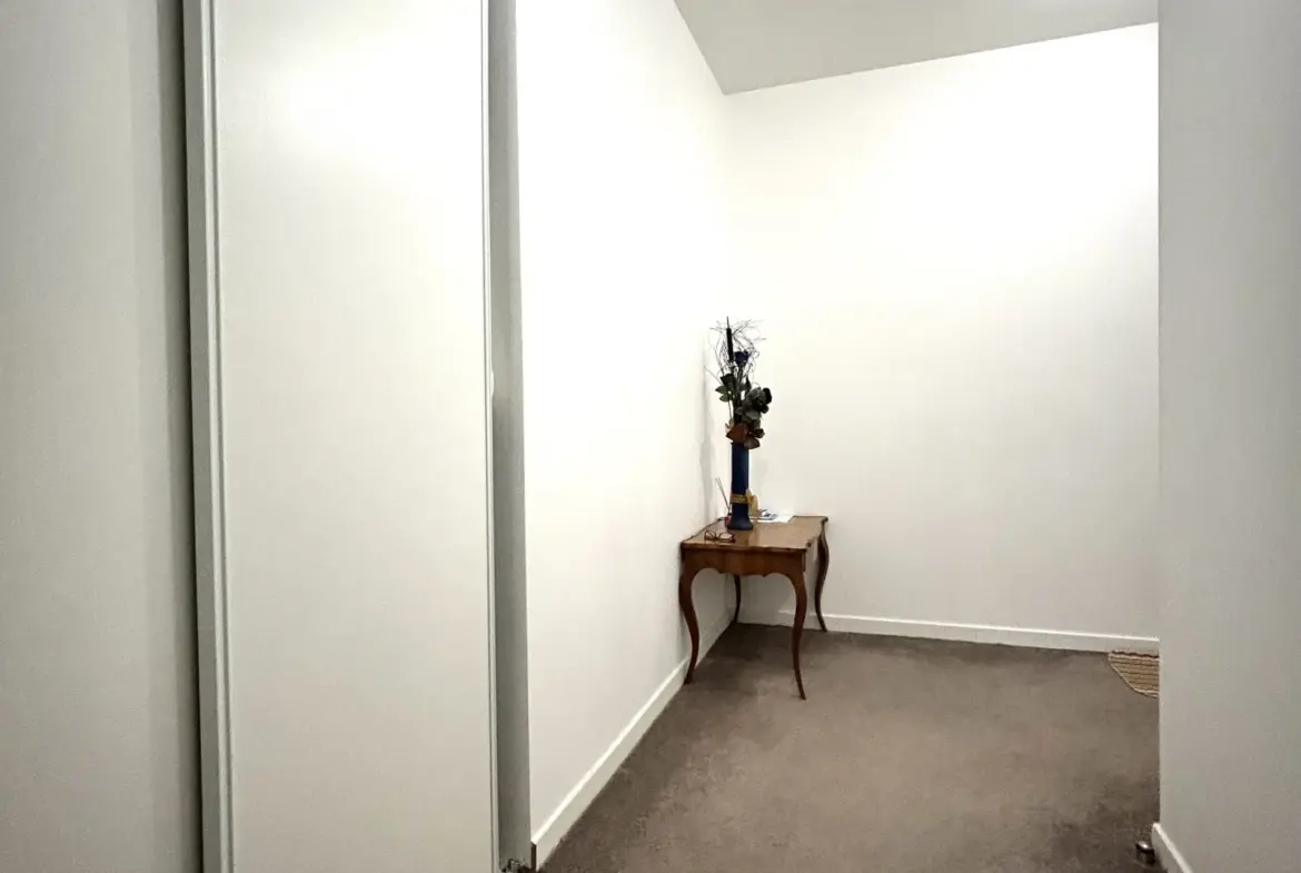 Appartement 2 pièces de 48 m² en plein centre-ville de Chelles à vendre 